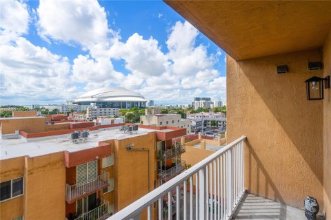 Condo in Miami, Florida, 1 bedroom  № 1378879 - photo 20