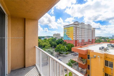 Condo in Miami, Florida, 1 bedroom  № 1378879 - photo 19