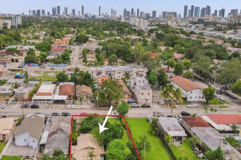 Terreno en venta en Miami, Florida № 869442 - foto 2