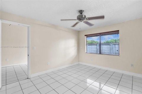 Adosado en venta en Miami, Florida, 2 dormitorios, 104.98 m2 № 1270901 - foto 23