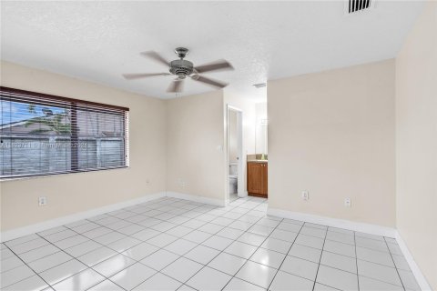 Adosado en venta en Miami, Florida, 2 dormitorios, 104.98 m2 № 1270901 - foto 22