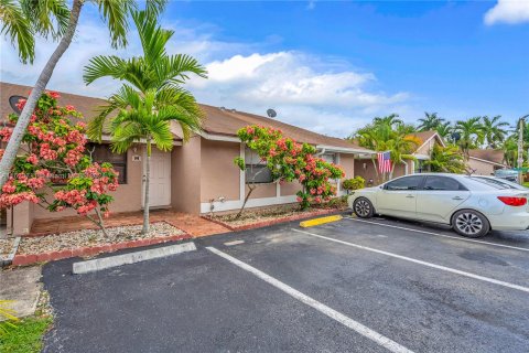 Adosado en venta en Miami, Florida, 2 dormitorios, 104.98 m2 № 1270901 - foto 13