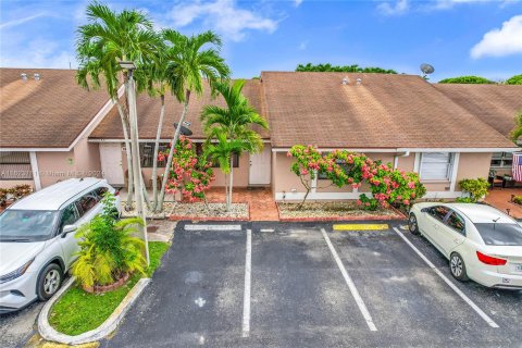 Adosado en venta en Miami, Florida, 2 dormitorios, 104.98 m2 № 1270901 - foto 11