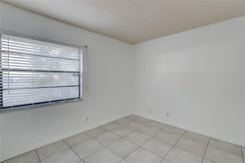 Copropriété à vendre à Pompano Beach, Floride: 2 chambres, 86.96 m2 № 1310288 - photo 10