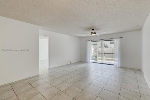 Copropriété à vendre à Pompano Beach, Floride: 2 chambres, 86.96 m2 № 1310288 - photo 3