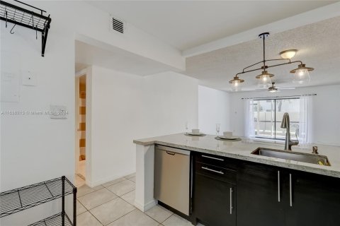 Copropriété à vendre à Pompano Beach, Floride: 2 chambres, 86.96 m2 № 1310288 - photo 8