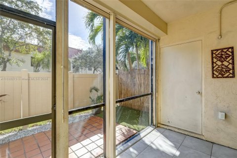 Copropriété à vendre à Pompano Beach, Floride: 2 chambres, 86.96 m2 № 1310288 - photo 19