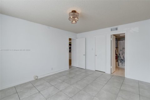 Copropriété à vendre à Pompano Beach, Floride: 2 chambres, 86.96 m2 № 1310288 - photo 14