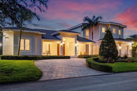 Villa ou maison à vendre à Palmetto Bay, Floride: 4 chambres, 431.81 m2 № 1310383 - photo 1