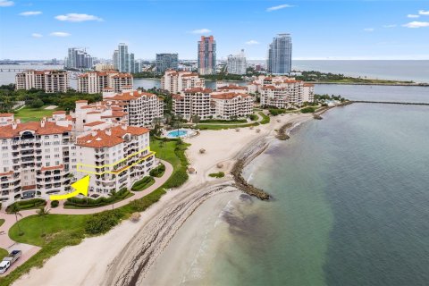 Copropriété à vendre à Miami, Floride: 6 chambres, 642.98 m2 № 610357 - photo 4