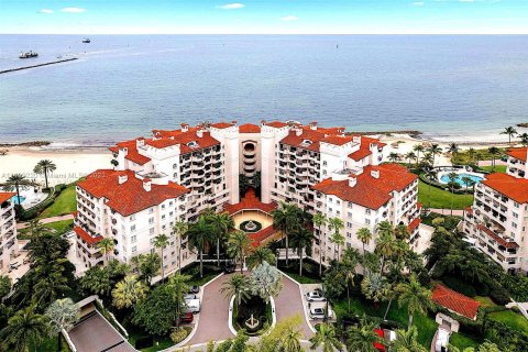 Copropriété à vendre à Miami, Floride: 6 chambres, 642.98 m2 № 610357 - photo 5