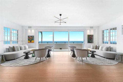 Copropriété à vendre à Miami, Floride: 6 chambres, 642.98 m2 № 610357 - photo 23