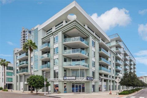 Copropriété à vendre à Tampa, Floride: 2 chambres, 108.7 m2 № 1338899 - photo 1