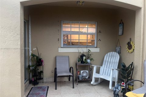 Townhouse in Miami, Florida 3 bedrooms, 142.6 sq.m. № 1401574 - photo 23