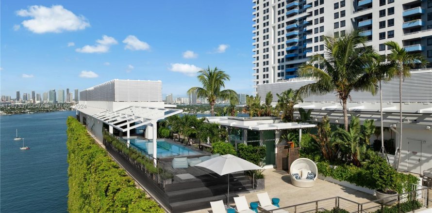 Condominio en Miami Beach, Florida, 5 dormitorios  № 1401539