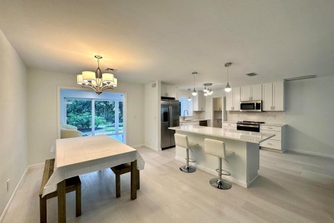 Villa ou maison à vendre à Vero Beach, Floride: 2 chambres, 158.21 m2 № 913243 - photo 11
