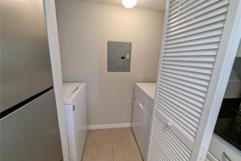 Condominio en venta en Palm Harbor, Florida, 1 dormitorio, 109.44 m2 № 1356235 - foto 11