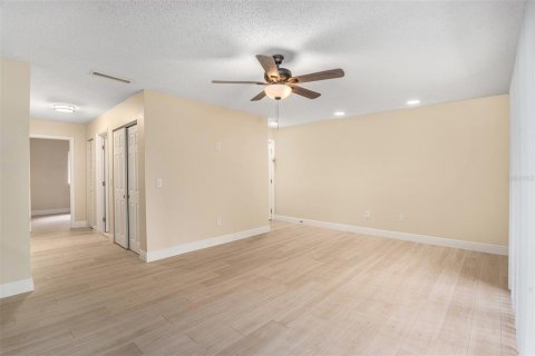 Condominio en venta en Tampa, Florida, 3 dormitorios, 93.37 m2 № 1356233 - foto 6