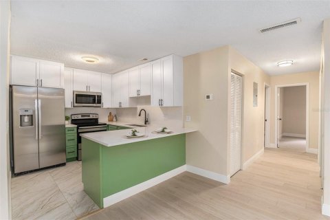 Condo in Tampa, Florida, 3 bedrooms  № 1356233 - photo 9