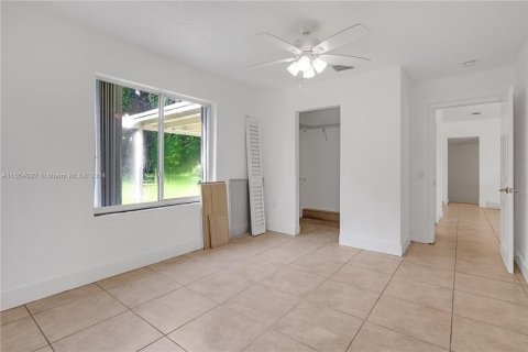 House in Miami, Florida 2 bedrooms, 94.39 sq.m. № 1360623 - photo 27