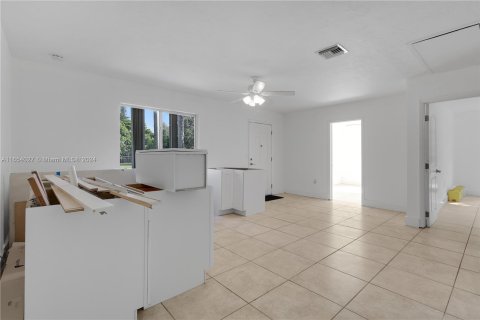 House in Miami, Florida 2 bedrooms, 94.39 sq.m. № 1360623 - photo 19