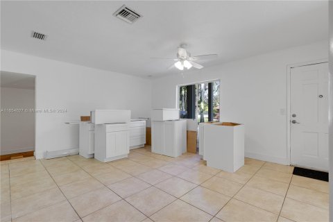 House in Miami, Florida 2 bedrooms, 94.39 sq.m. № 1360623 - photo 18