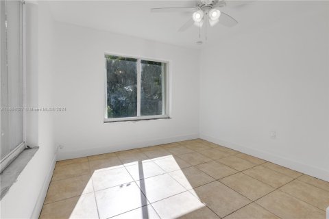 House in Miami, Florida 2 bedrooms, 94.39 sq.m. № 1360623 - photo 22