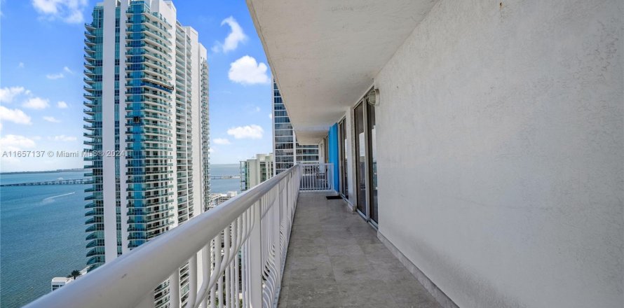 Condo à Miami, Floride, 3 chambres  № 1360666