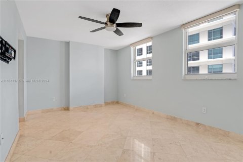 Copropriété à vendre à Miami, Floride: 3 chambres, 114.46 m2 № 1360666 - photo 20