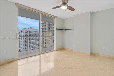 Copropriété à vendre à Miami, Floride: 3 chambres, 114.46 m2 № 1360666 - photo 17