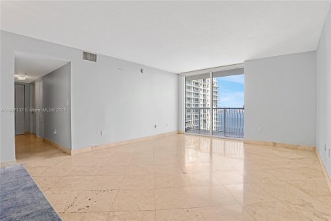 Copropriété à vendre à Miami, Floride: 3 chambres, 114.46 m2 № 1360666 - photo 9