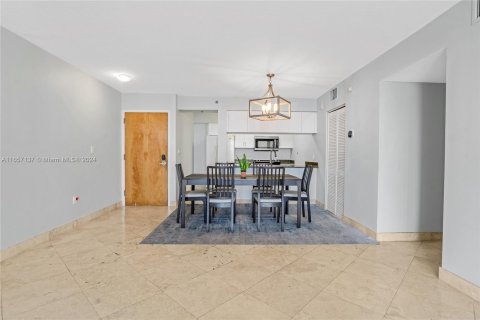 Copropriété à vendre à Miami, Floride: 3 chambres, 114.46 m2 № 1360666 - photo 4