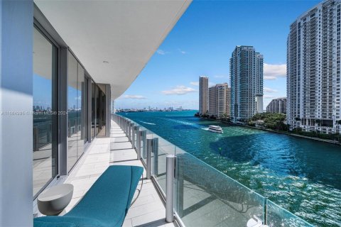 Condominio en venta en Miami, Florida, 4 dormitorios, 319.4 m2 № 1428480 - foto 15