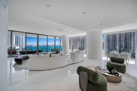 Condominio en venta en Miami, Florida, 4 dormitorios, 319.4 m2 № 1428480 - foto 5