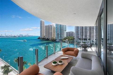 Condominio en venta en Miami, Florida, 4 dormitorios, 319.4 m2 № 1428480 - foto 1