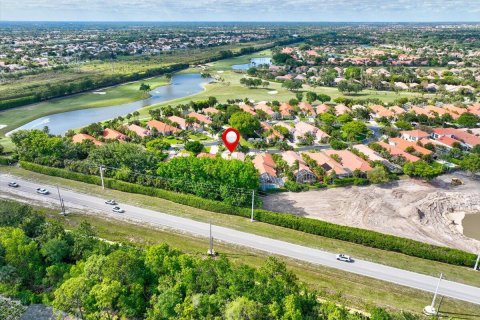 House in Lake Worth, Florida 3 bedrooms, 237.64 sq.m. № 1116882 - photo 24