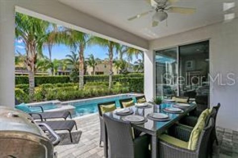 Villa ou maison à vendre à Kissimmee, Floride: 6 chambres, 308.16 m2 № 1301373 - photo 4