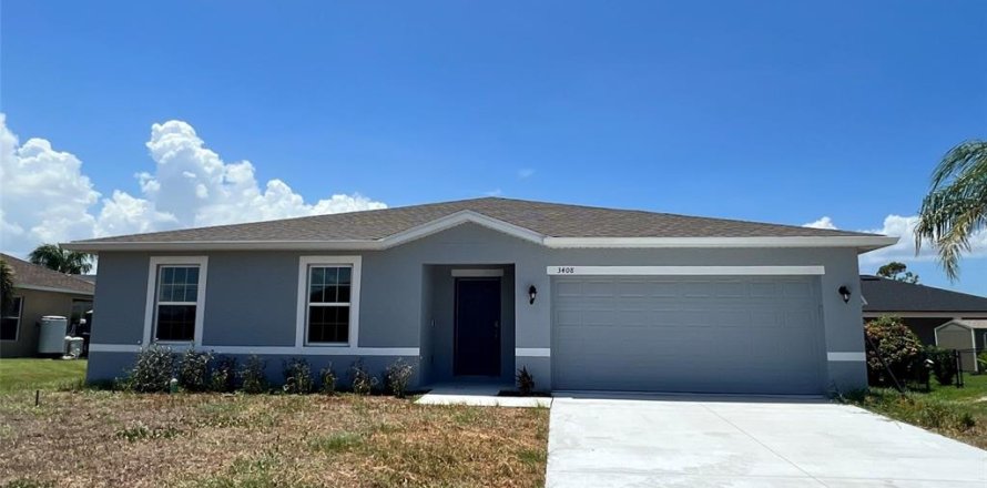 House in Cape Coral, Florida 4 bedrooms, 168.43 sq.m. № 1301371