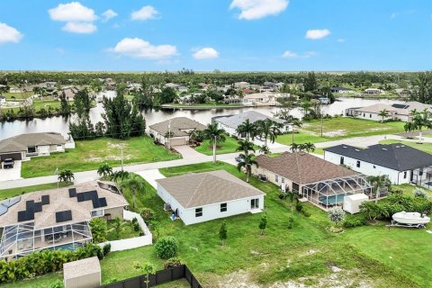 Villa ou maison à vendre à Cape Coral, Floride: 4 chambres, 168.43 m2 № 1301371 - photo 30