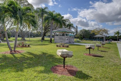 Condo in Deerfield Beach, Florida, 1 bedroom  № 1092257 - photo 10