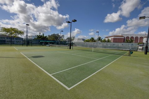 Condo in Deerfield Beach, Florida, 1 bedroom  № 1092257 - photo 2