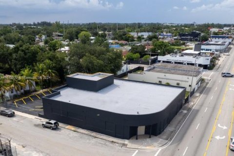 Propiedad comercial en venta en Miami, Florida № 1395172 - foto 5