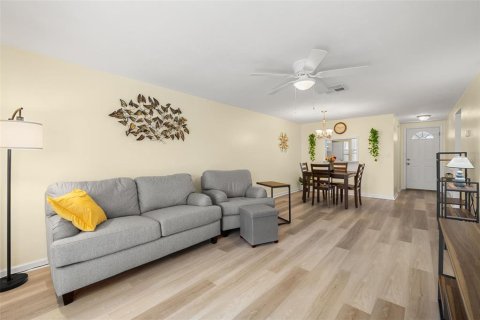 Condominio en venta en New Port Richey, Florida, 2 dormitorios, 77.2 m2 № 1197918 - foto 12