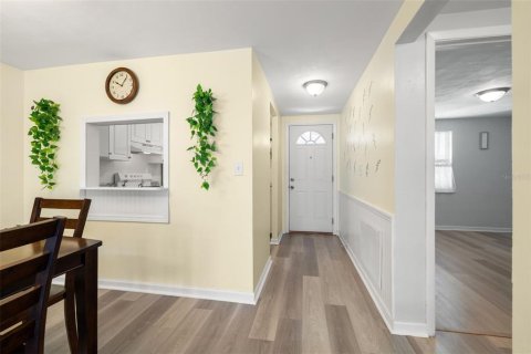 Condominio en venta en New Port Richey, Florida, 2 dormitorios, 77.2 m2 № 1197918 - foto 4