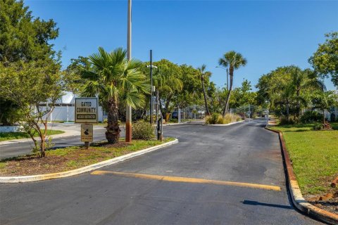 Condominio en venta en New Port Richey, Florida, 2 dormitorios, 77.2 m2 № 1197918 - foto 26