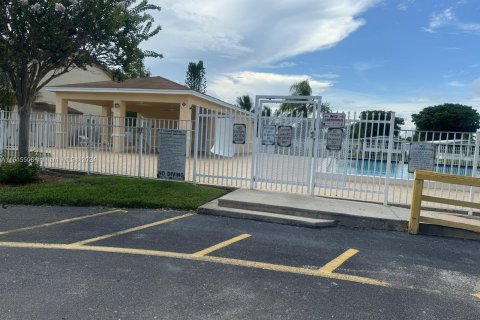 Adosado en venta en Margate, Florida, 2 dormitorios, 107.4 m2 № 1237156 - foto 19