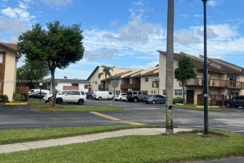 Adosado en venta en Margate, Florida, 2 dormitorios, 107.4 m2 № 1237156 - foto 17