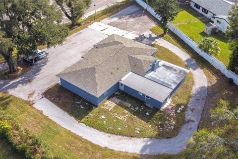 Commercial property in Brandon, Florida 261.06 sq.m. № 937493 - photo 3