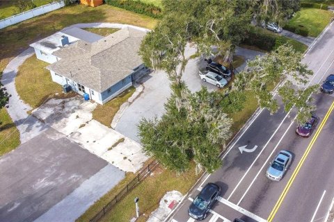 Commercial property in Brandon, Florida 261.06 sq.m. № 937493 - photo 4