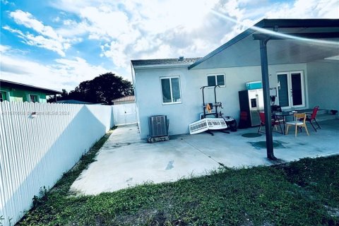 Casa en venta en Miami, Florida, 3 dormitorios, 112.6 m2 № 1401302 - foto 16